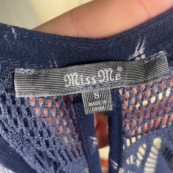 Miss Me Beaded Floral Navy Top Size Small - Picture 5 of 7